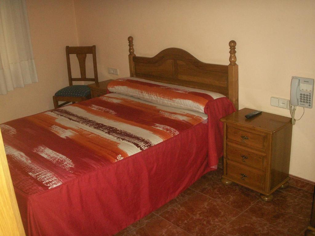 Hostal La Nava Мадрид Екстериор снимка